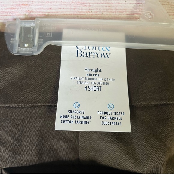 Croft & Barrow NWT Brown The Effortless Stretch Pull
Up Woven Pants Size 4 Short - Picture 6 of 8